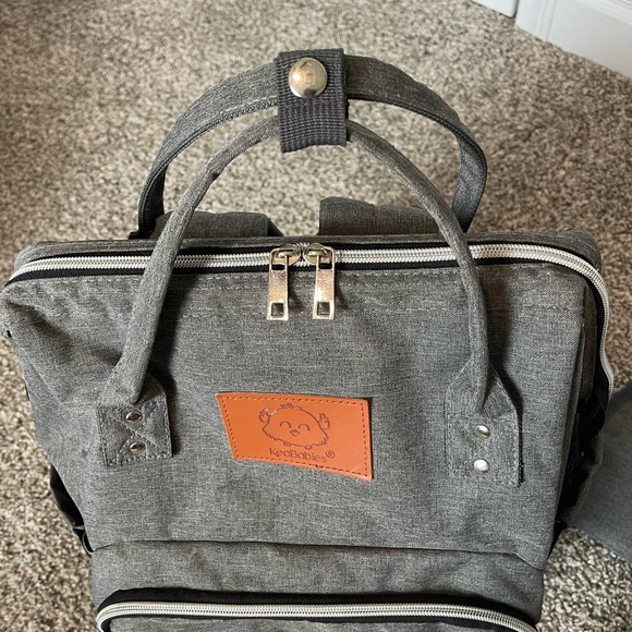 KeaBabies Diaper Bag Backpack (Classic Gray) - Picture 3 of 9